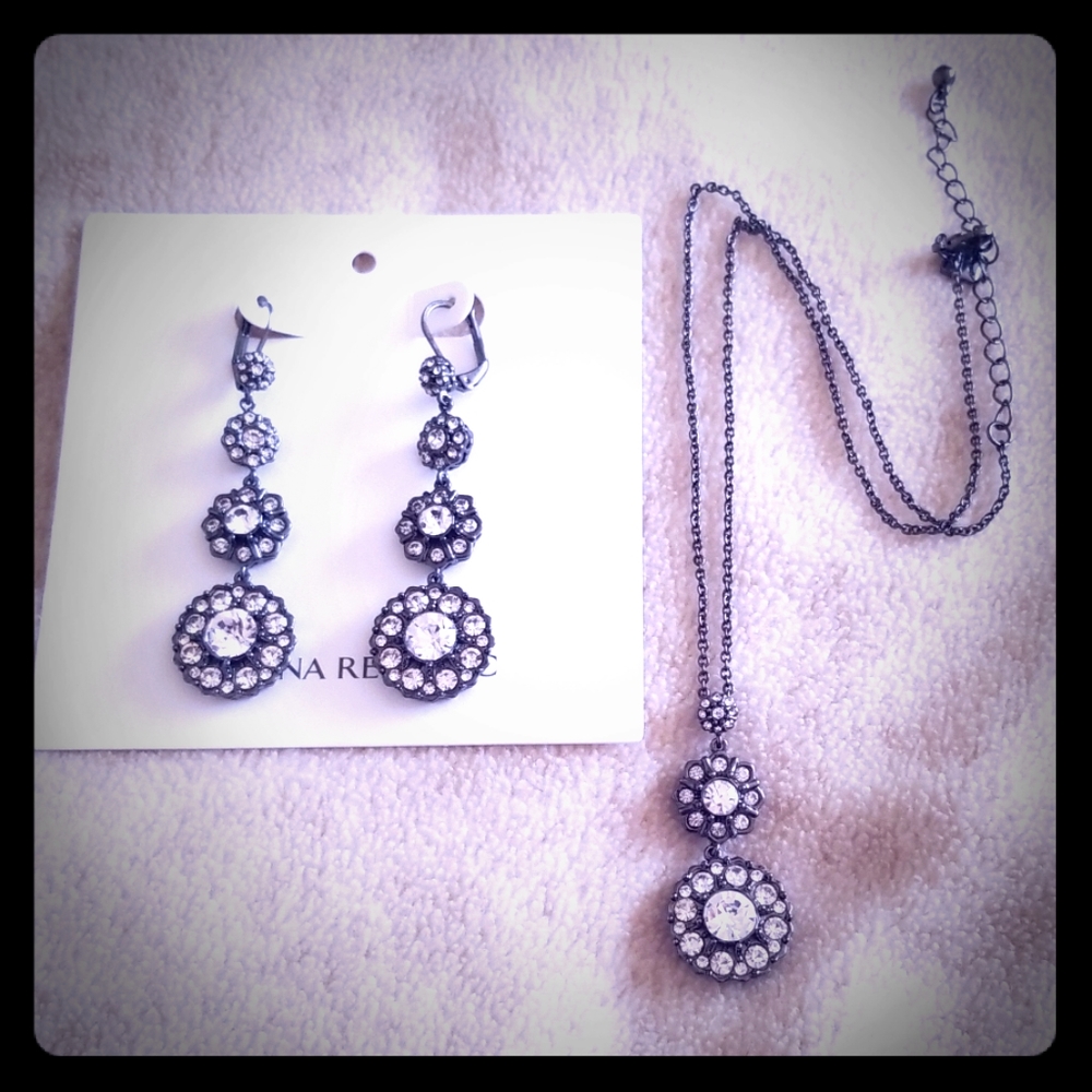 Banana Republic necklace and earrings set